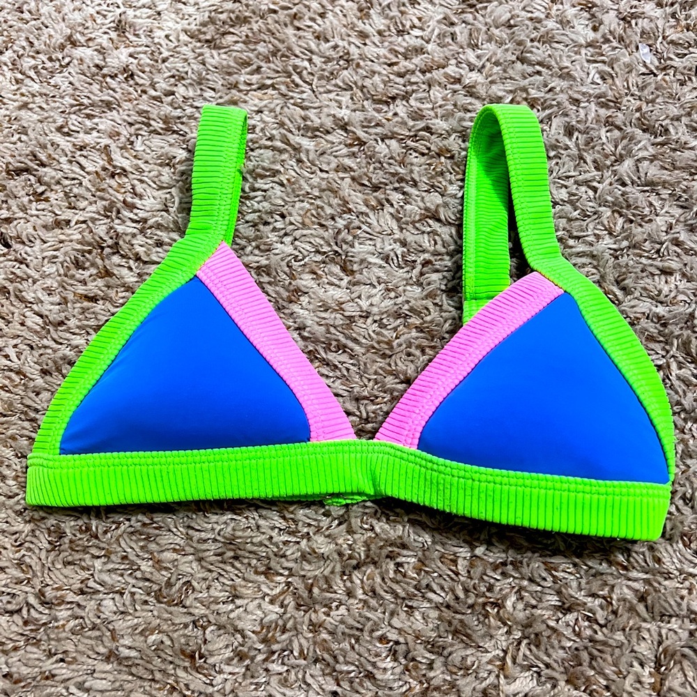 OneOne Swimwear Kameron Bikini top - EUC size small